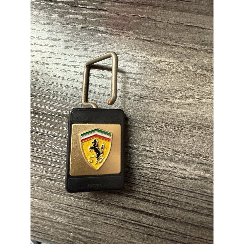 VTg Ferrari Keychain Emblem‎ Fob Black Enamel Brass Logo Patent Authentic